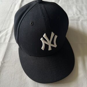 New Era Black 59FIFTY Fitted Cap MOMA